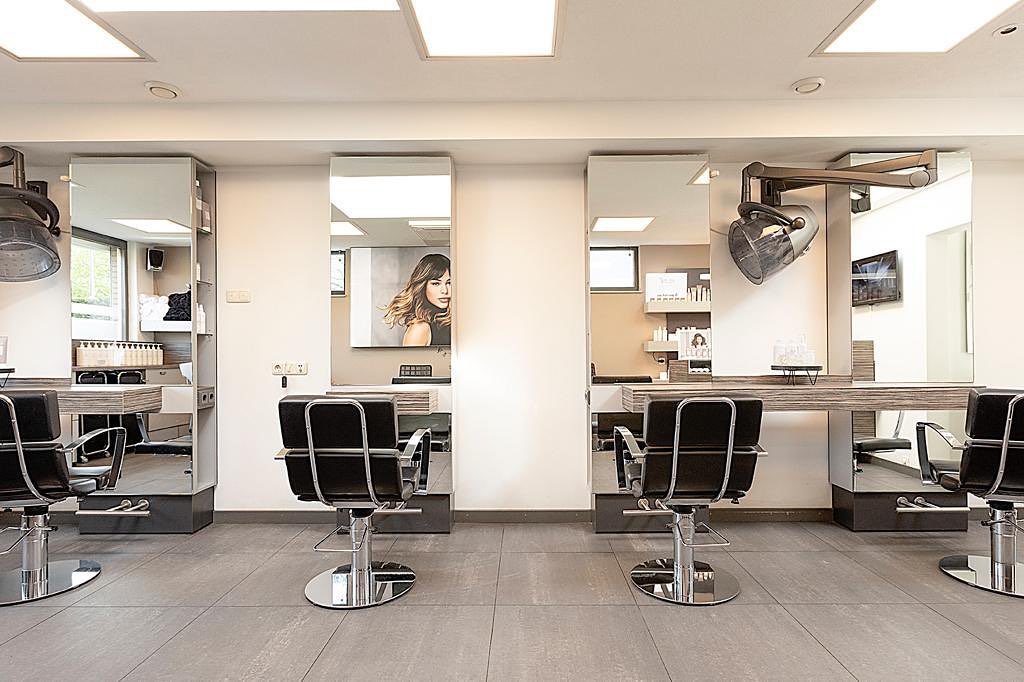 Kappersstoelen Kapsalon Tebbe